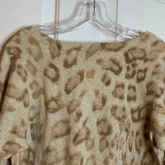 EUC REBECCA TAYLOR BEIGE LEOPARD PRINT SWEATER SIZE MEDIUM - Picture 8 of 8